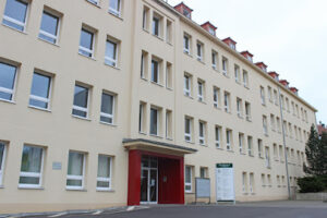 Praxis für Neurochirurgie - Dr. med. K. J. Friedrich, Dr. med. J. Echazú, Dr. med. D. Türschmann | MVZ West | HBK-Poliklinik - Zwickau 9 Praxis für Neurochirurgie – Dr. med. K. J. Friedrich, Dr. med. J. Echazú, Dr. med. D. Türschmann | MVZ West | HBK-Poliklinik – Zwickau