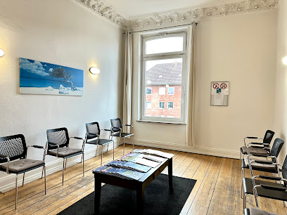 Dr.med. Marco Schmolke - Hamburg 1 AF1QipMxrWES6ioTFYxTTeBEqS614aOTB3JtXnXlZ9ww408 h306 k no